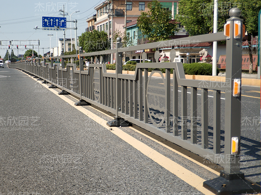 道路護欄生產(chǎn)廠家如何選擇？